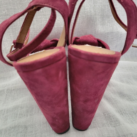 NEW Steve Madden Burgundy Wedges - Picture 3 of 4